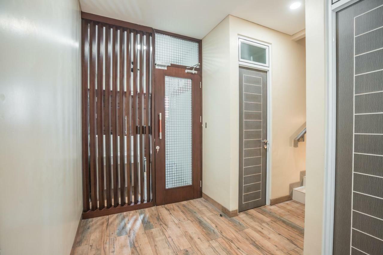 Super Oyo 1487 Residence Khoe Yakarta Exterior foto